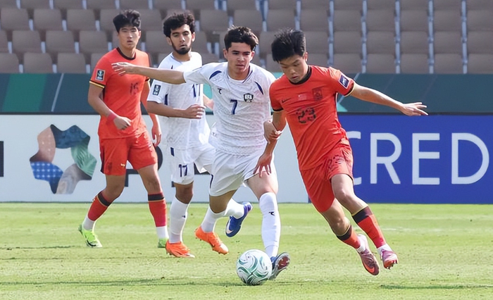 皇冠足球-2-0!1-0!恭喜中国队,4胜亚洲冠军,历史首次,冲进世界杯稳了|国足|乌兹别克斯坦队|热身赛|男足|乌兹别克斯坦_新浪体育_新浪新闻